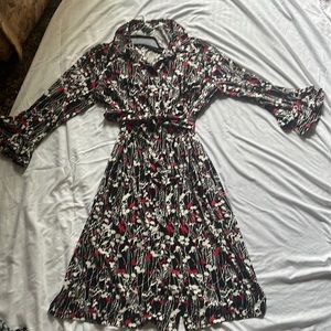 Black white and red long sleeve tie waist dress